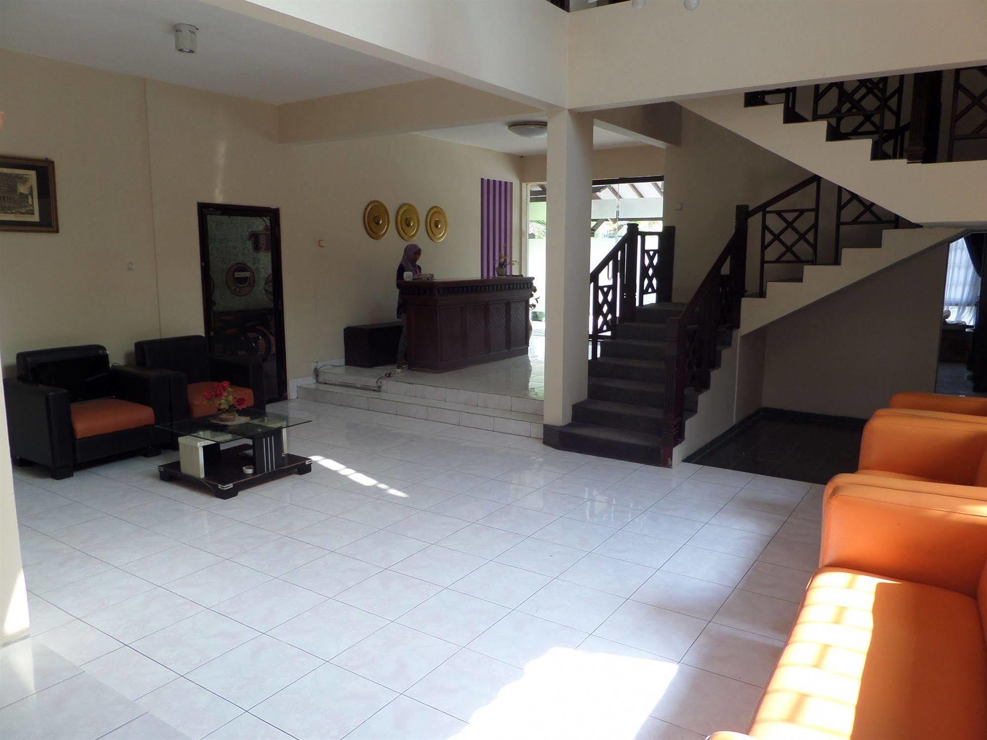 Oyo 201 Emdi House Timoho Hotell Yogyakarta Eksteriør bilde