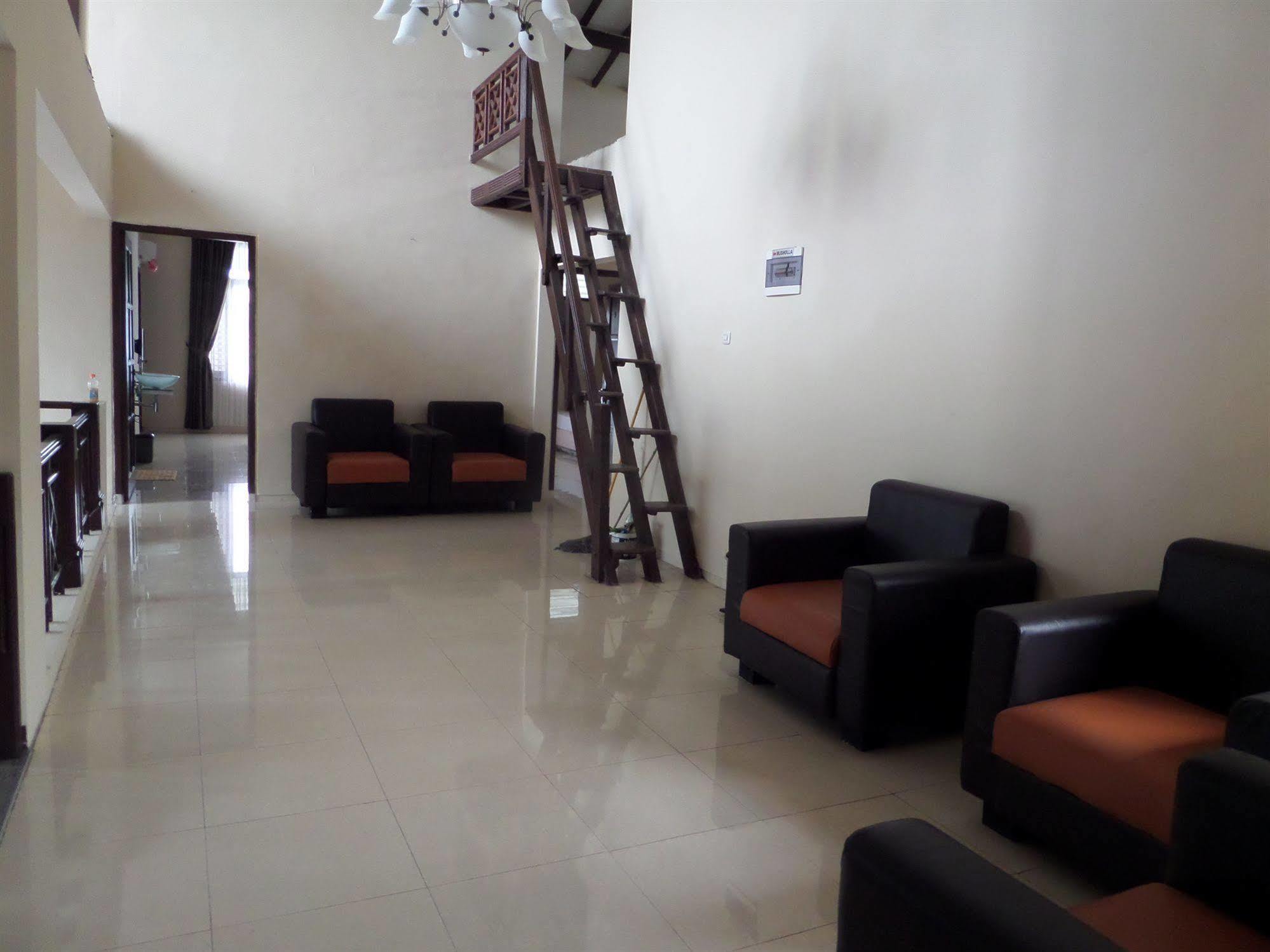 Oyo 201 Emdi House Timoho Hotell Yogyakarta Eksteriør bilde