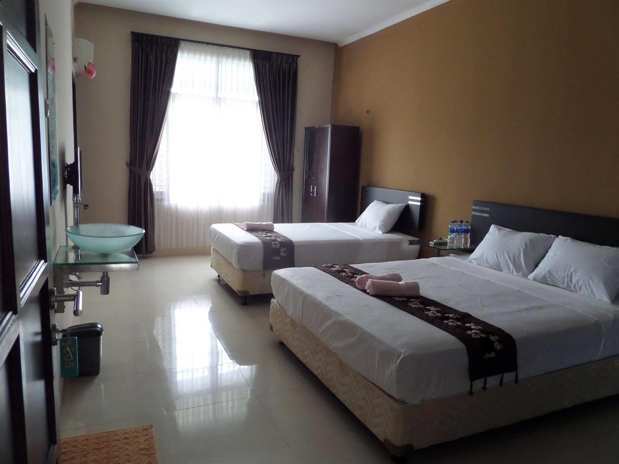 Oyo 201 Emdi House Timoho Hotell Yogyakarta Eksteriør bilde